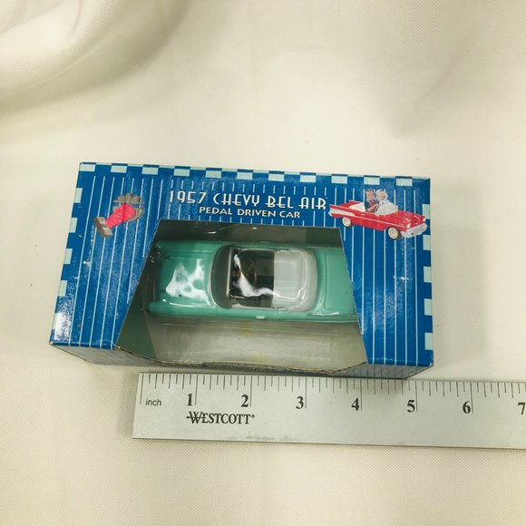 Gearbox 1997 Vintage 1957 Chevy Bel Air Convertible Serial #04296 Pedal Car New - Picture 10 of 11